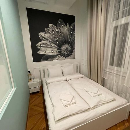 Flower Apartment Budapest Luaran gambar